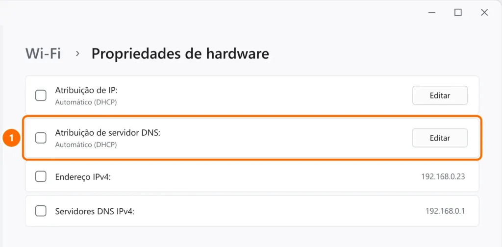 Propriedades de hardware do Wi-Fi no Windows 11 com o botão Editar da atribuição de servidor DNS destacado