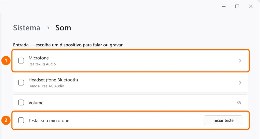Configurações de Som na seção Entrada com o microfone selecionado e o botão Iniciar teste destacados