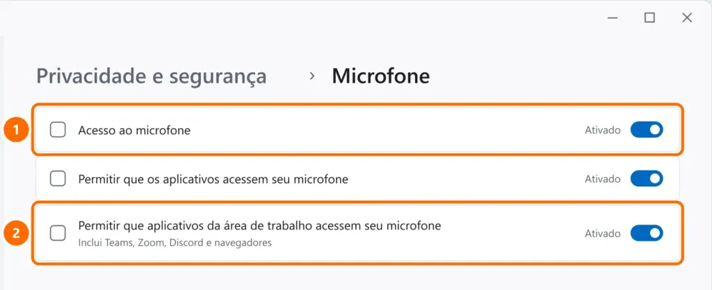 Configurações de privacidade do microfone com o acesso geral e o acesso de aplicativos da área de trabalho ativados e destacados