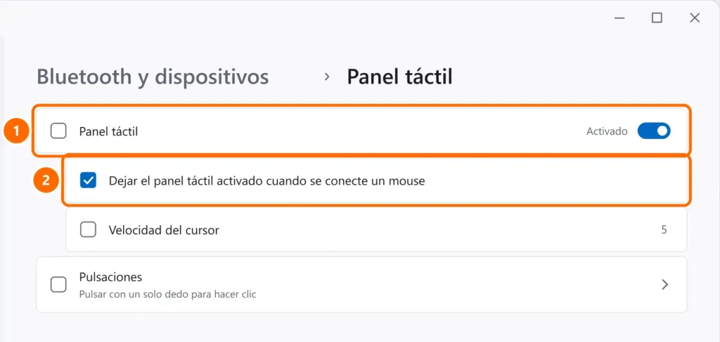 Configuración del Panel táctil con el interruptor activado y la opción de dejarlo activado con un mouse conectado marcada y destacada