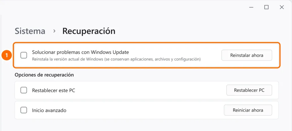 Página Recuperación de Windows 11 con Solucionar problemas con Windows Update y el botón Reinstalar ahora destacados